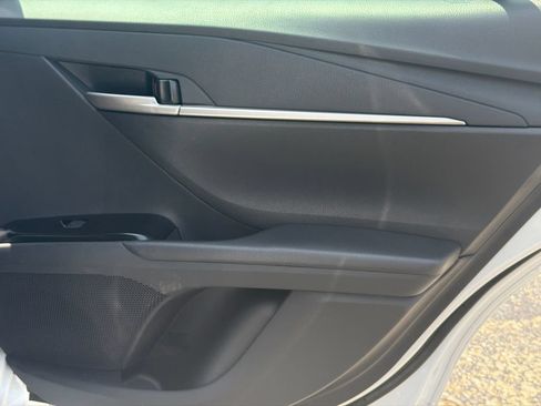 New 2026 Toyota Camry Hybrid FWD image 24