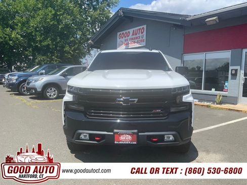 Used 2021 Chevrolet Silverado 1500 LT Trail Boss w/ Convenience Package II AWD/4WD image 2