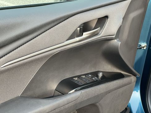 Used 2025 Toyota Camry SE AWD/4WD image 15