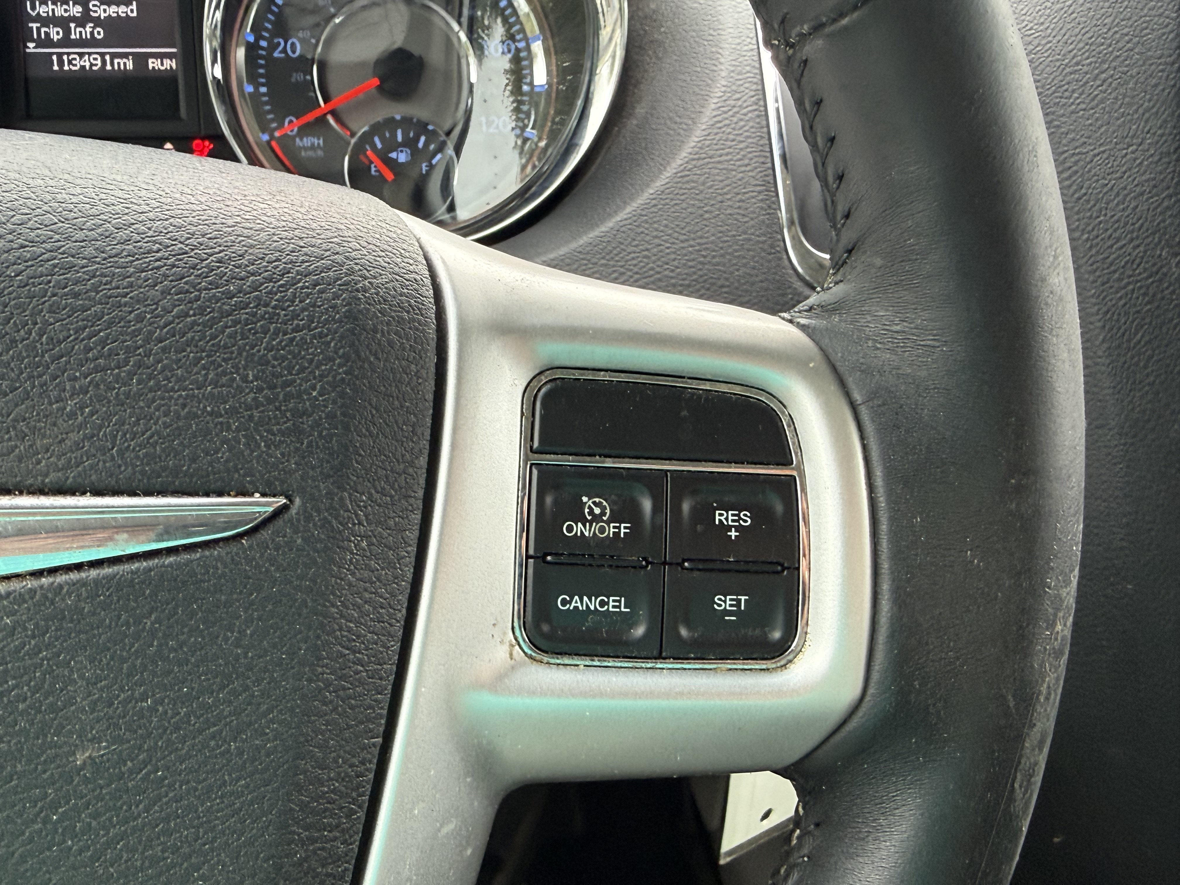 Used 2016 Chrysler Town & Country Touring FWD image 21