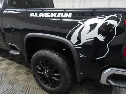 Used 2025 Chevrolet Silverado 2500 LT image 45