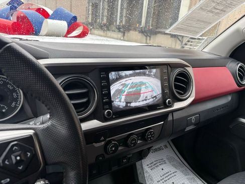 Used 2021 Toyota Tacoma SR5 RWD image 30