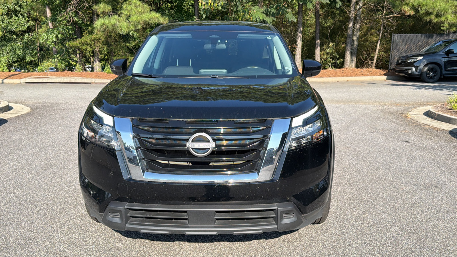 Used 2024 Nissan Pathfinder SV AWD/4WD image 3