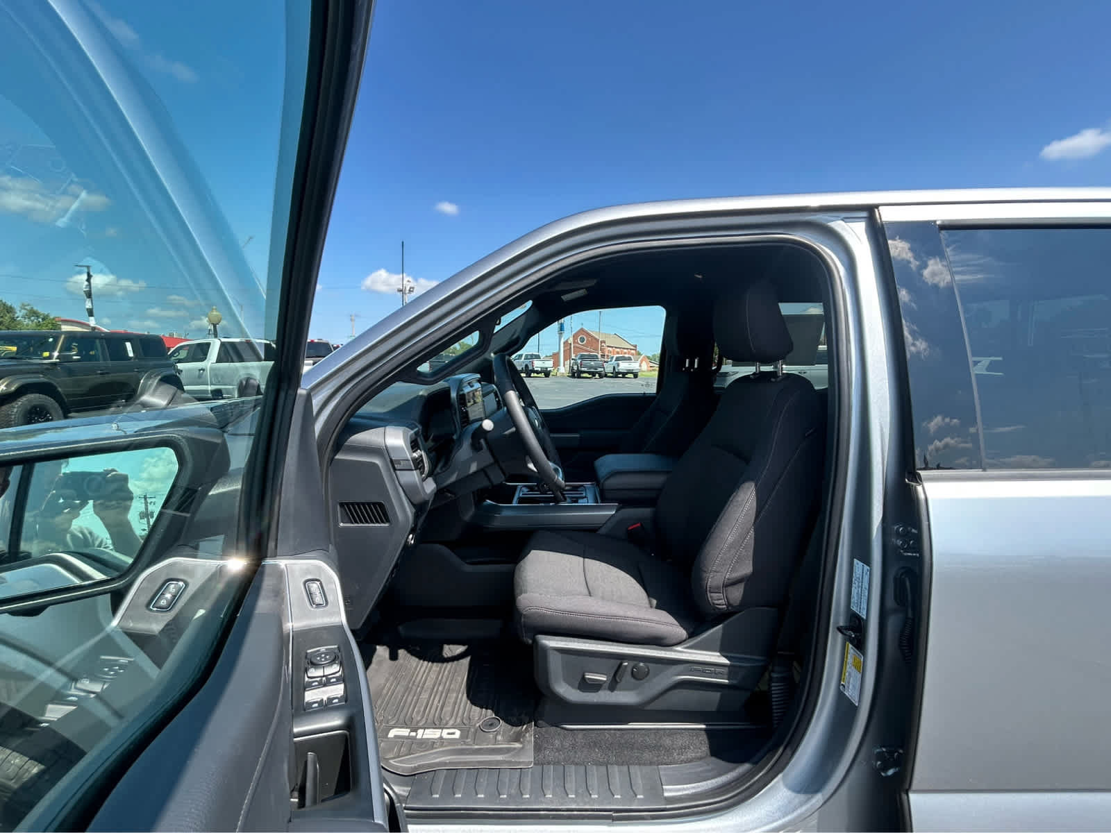 New 2026 Ford F150 XLT w/ Equipment Group 302A MID AWD/4WD image 13