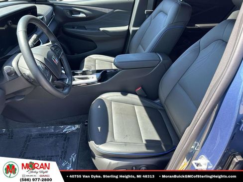 Used 2024 Buick Envista Sport Touring w/ Convenience I Package FWD image 17