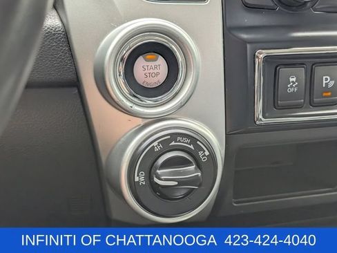 Used 2018 Nissan Titan SL AWD/4WD image 13