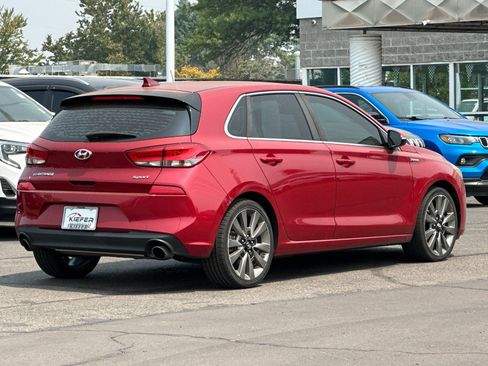 Used 2018 Hyundai Elantra GT Sport FWD image 4