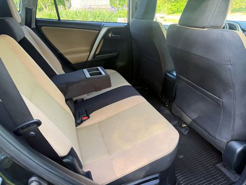 Used 2018 Toyota RAV4 XLE AWD/4WD image 33