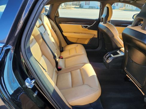 Used 2019 Volvo S90 T6 Momentum image 19