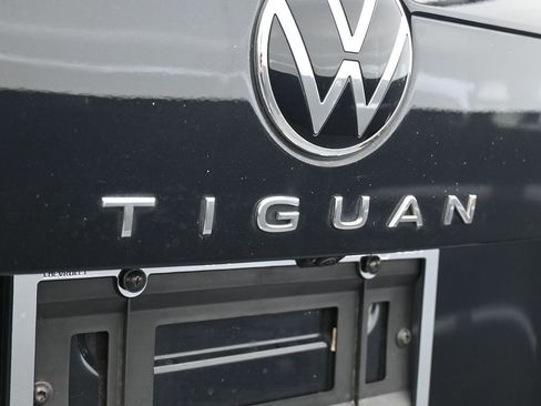 Used 2022 Volkswagen Tiguan SEL R-Line image 40