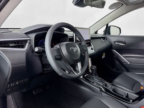 Used 2025 Toyota Corolla Cross XLE w/ Convenience Package AWD/4WD image 14