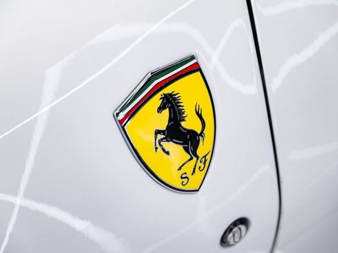 Used 2023 Ferrari F8 Tributo RWD image 10