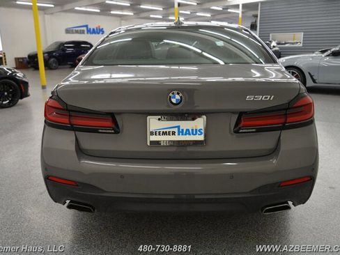 Used 2022 BMW 530i w/ M Sport Package image 11
