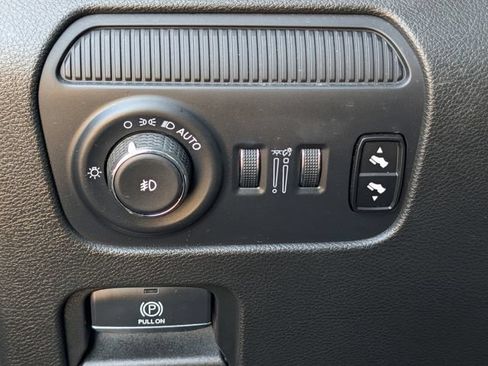 Used 2024 Jeep Wagoneer Series II AWD/4WD image 19