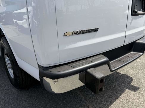 Certified 2024 Chevrolet Express 2500 w/ Driver Convenience Package RWD image 8