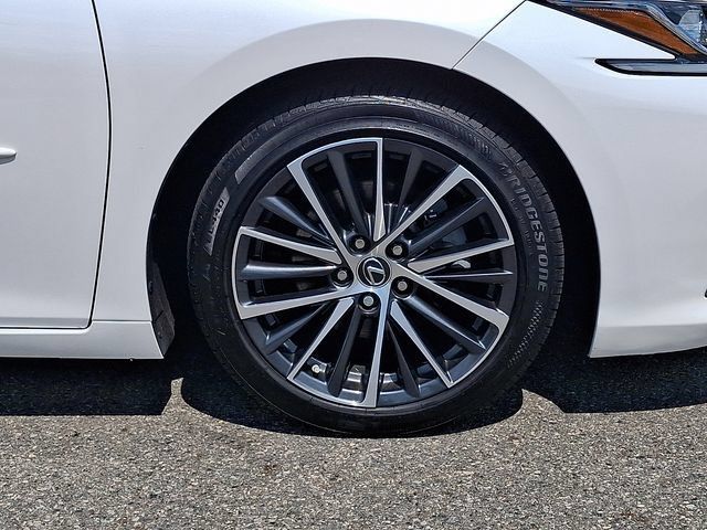Certified 2022 Lexus ES 350 w/ Premium Package FWD image 8