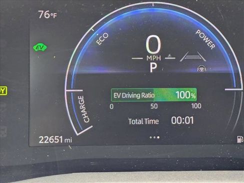 Used 2025 Toyota Camry LE image 11