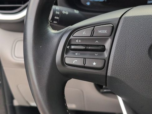 Used 2025 Hyundai Venue SEL FWD image 20