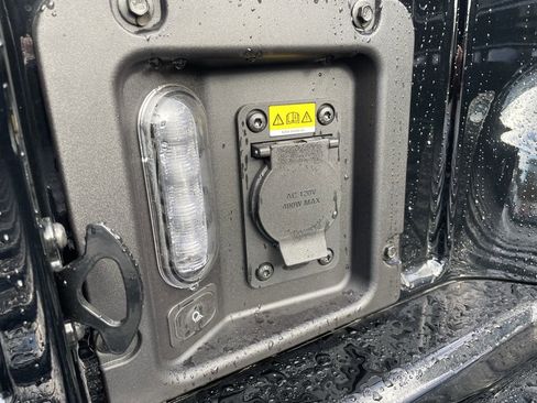 New 2025 Ford Maverick XLT w/ XLT Luxury Package image 23