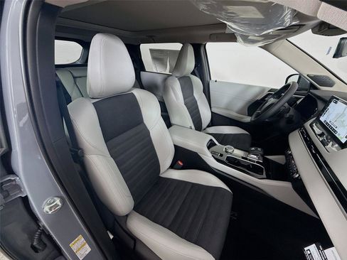 New 2026 Mitsubishi Outlander SE FWD image 22