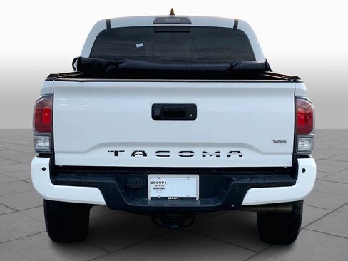 Used 2022 Toyota Tacoma TRD Off-Road image 5