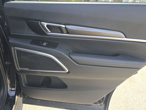 Used 2025 Kia Telluride S image 23