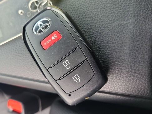 Certified 2025 Toyota Tacoma SR5 image 36