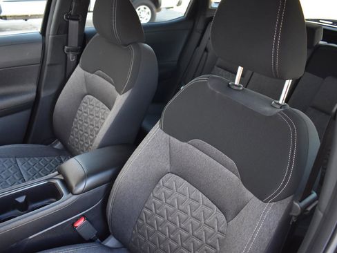 Certified 2025 Nissan Kicks SV image 15