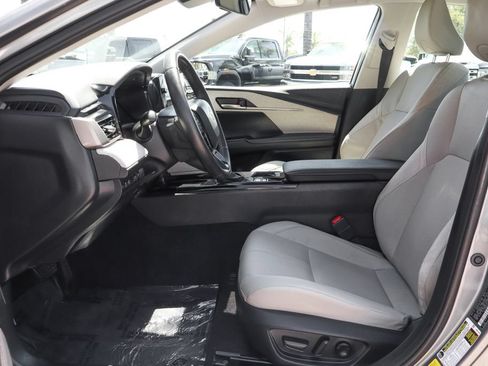 Used 2025 Toyota Camry XLE FWD image 19