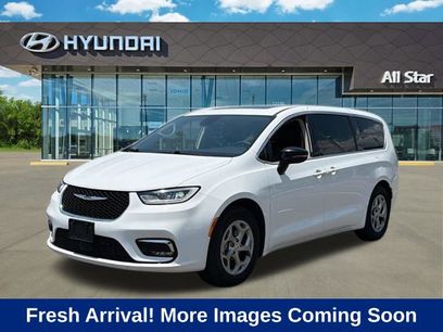 Used 2023 Chrysler Pacifica Touring-L