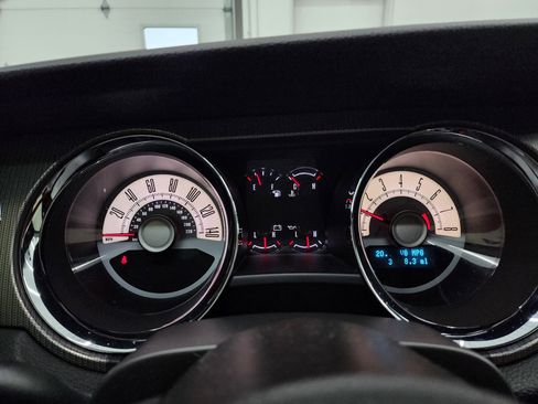 Used 2010 Ford Mustang GT image 10