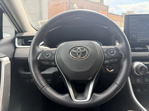 Used 2021 Toyota RAV4 XLE Premium AWD/4WD image 29