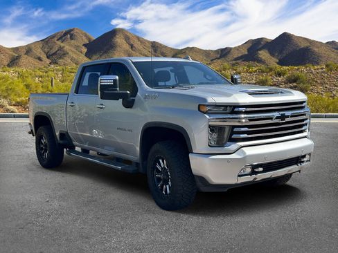 Used 2022 Chevrolet Silverado 2500 High Country w/ Z71 Off-Road Package AWD/4WD image 3