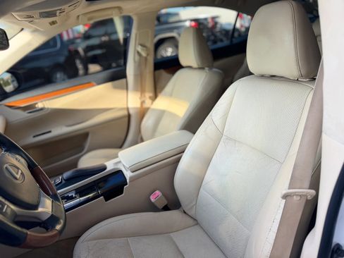 Used 2013 Lexus ES 300h w/ Luxury Pkg FWD image 31