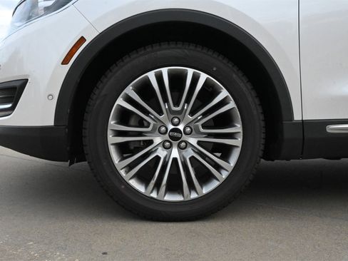 Used 2017 Lincoln MKX Reserve w/ Driver Assistance Package image 29