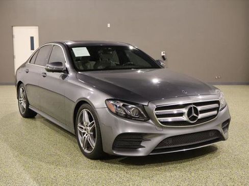 Used 2019 Mercedes-Benz E 300 image 1