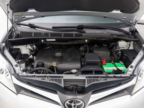 Used 2020 Toyota Sienna LE image 35