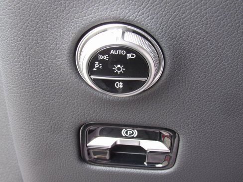 New 2025 Mercedes-Benz GLC 300 4MATIC image 35