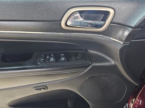 Used 2017 Jeep Grand Cherokee Limited AWD/4WD image 27