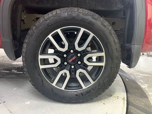 Used 2025 GMC Sierra 1500 AT4 w/ AT4 Premium Package image 15