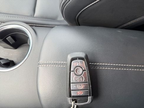 Used 2025 Ford Mustang Premium RWD image 31