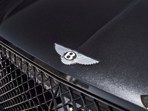 Used 2024 Bentley Bentayga AWD/4WD image 6