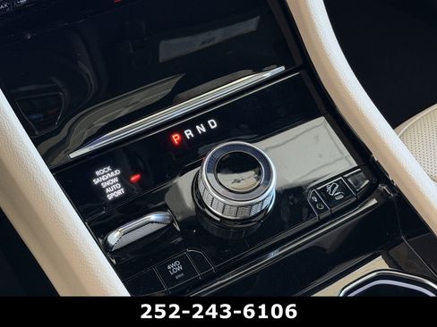 Used 2022 Jeep Grand Cherokee Limited 4xe w/ Luxury Tech Group II AWD/4WD image 14