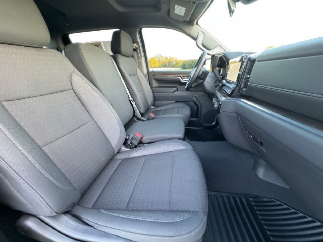 Used 2024 Chevrolet Silverado 1500 LT RWD image 32