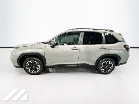 Used 2026 Subaru Forester Premium AWD/4WD image 8