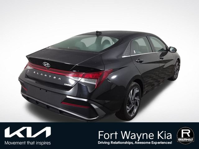 Used 2025 Hyundai Elantra Limited FWD image 6