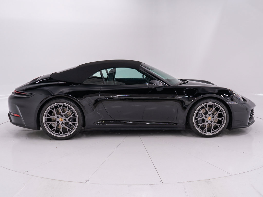 Used 2025 Porsche 911 Carrera RWD image 15