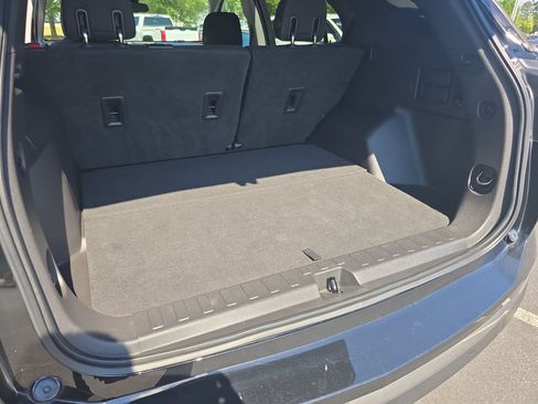 Used 2020 Chevrolet Equinox LT FWD image 12