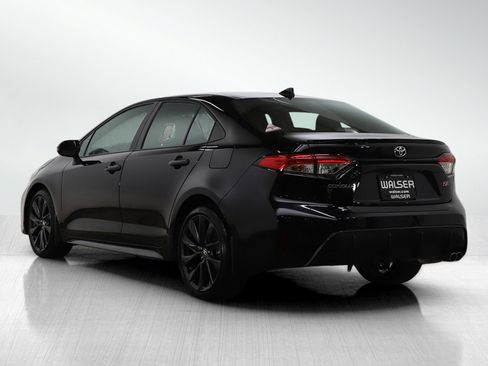 Used 2023 Toyota Corolla SE image 3