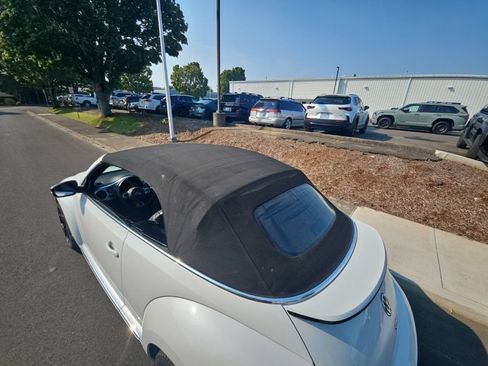 Used 2014 Volkswagen Beetle TDI FWD image 14
